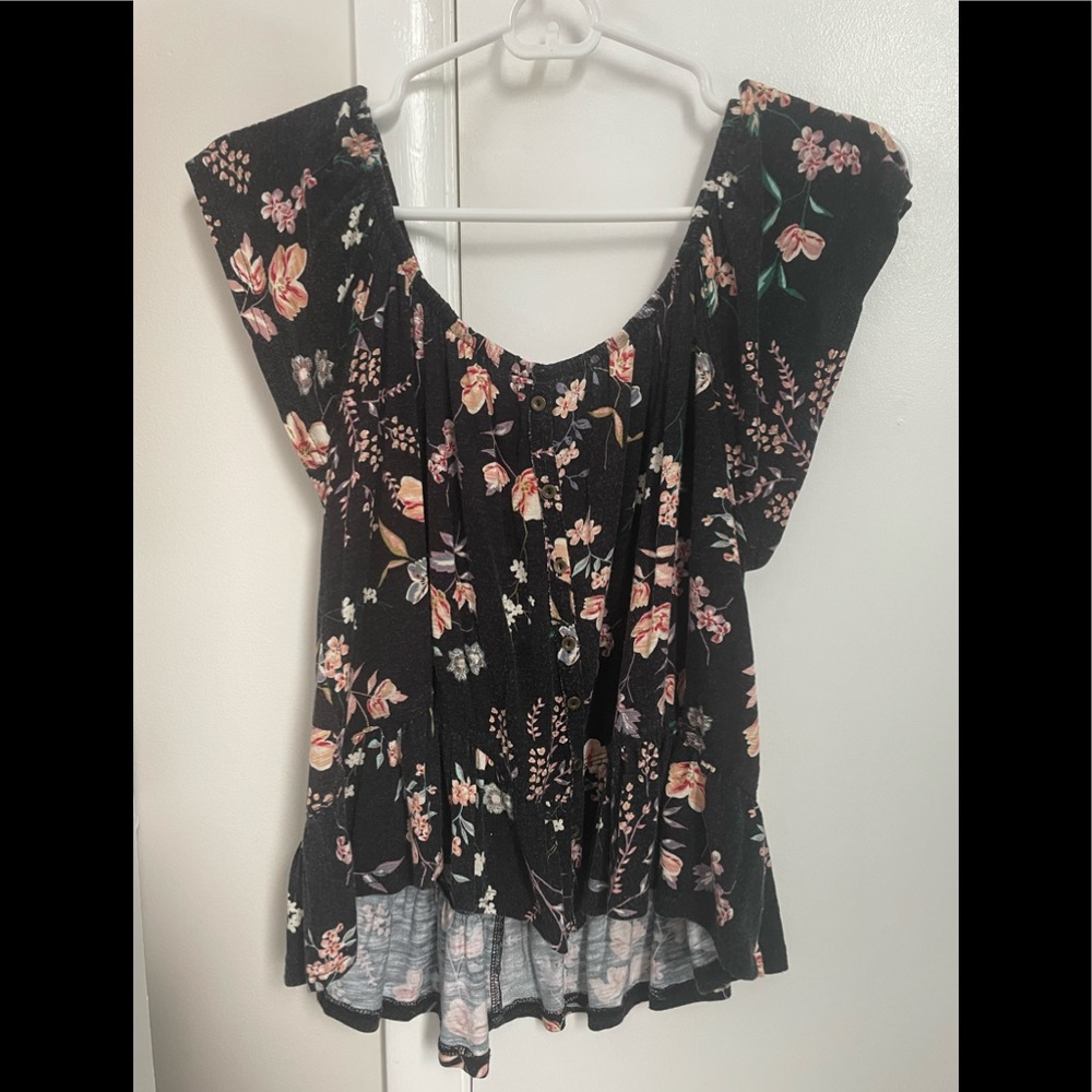 O’Neill black floral shirt, size xs, no rips or stains